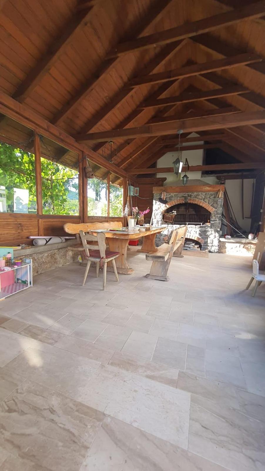 Apartmani Fenestra Tesla I Faust Otocac Exterior photo